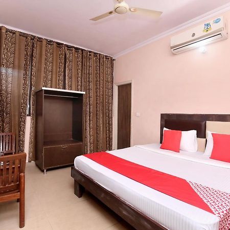 Oyo 24423 Hotel Royal Sohana Bagian luar foto