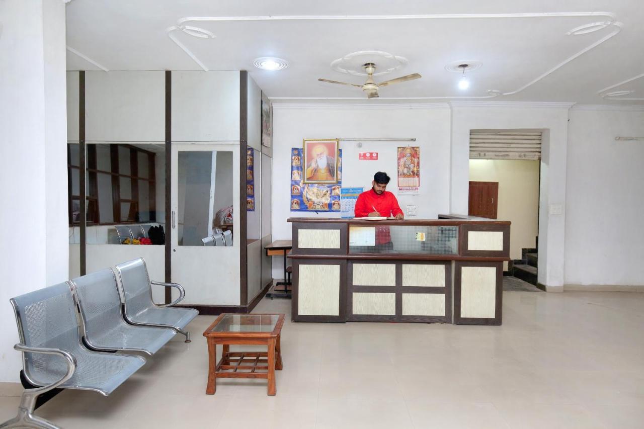 Oyo 24423 Hotel Royal Sohana Bagian luar foto
